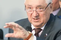 Первый заместитель председателя Комитета Совета Федерации по федеративному устройству, региональной политике, местному самоуправлению и делам Севера Степан Киричук