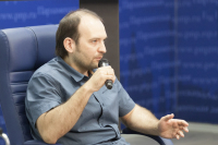 Заместитель директора Информационно-аналитического центра по изучению постсоветского пространства Александр Караваев