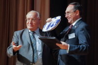 Награждение факультета государственного управления