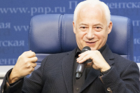 Президент Московского Международного Дома музыки, художественный руководитель и главный дирижёр Государственного камерного оркестра «Виртуозы Москвы» Владимир Спиваков