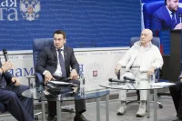 Участники дискуссии