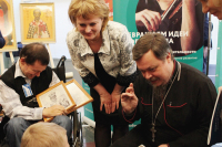 Алексей Леонов и протоиерей Всеволод Чаплин