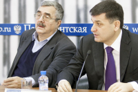 Заместитель директора Института стран СНГ Владимир Жарихин и член Комитета Государственной Думы по международным делам Адальби Шхагошев