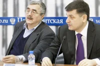 Заместитель директора Института стран СНГ Владимир Жарихин и член Комитета Государственной Думы по международным делам Адальби Шхагошев