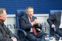 Участники дискуссии