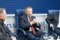 Участники дискуссии