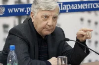 Заместитель директора по научной работе НИИ питания РАН член-корреспондент РАМН, профессор, доктор медицинских наук Минкаил Гаппаров