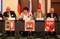 Вторая слева - председатель Калининградской облдумы Марина Оргеева