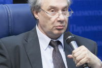 Руководитель исследовательского Центра «НИФИ», профессор кафедры «Макроэкономическое регулирование» Финансового Университета при Правительстве РФ Игорь Варьяш