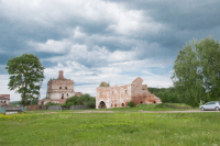 Вознесенская Церковь и Братский малый корпус над проездными воротами (1690-1697)