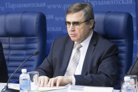 Первый заместитель председателя комитета Госдумы по образованию, вице-президент общества Олег Смолин 