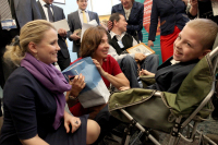 Один из участников выставки Алексей Леонов