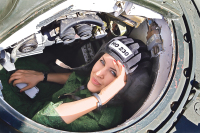 Заместитель председателя Комитета Государственной Думы по образованию Алёна  Аршинова управляла  танком Т-90 впервые