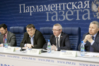 Участники дискуссии