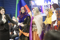 Демонстрация национальных костюмов