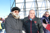 Для жителей округа Буранд Дэй ещё и возможность подойти к Артуру Чилингарову за фотографией