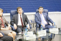 Участники дискуссии