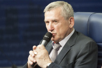 Декан факультета анализа рисков и экономической безопасности Финансового Университета при Правительстве РФ Владимир Авдийский 