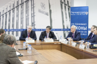 Участники дискуссии