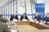 Участники дискуссии