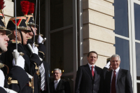 Председатель Национального Собрания Франции Клод Бартолон и Сергей Нарышкин на крыльце французского Парламента