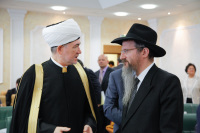 Глава Совета муфтиев России Равиль Гайнутдин и главный раввин России Берл Лазар