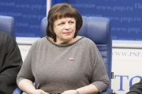 Член Комитета Госдумы по вопросам семьи, женщин и детей Елена Сенаторова