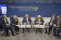 Участники дискуссии