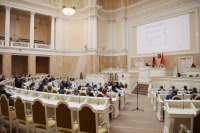 Петербургские депутаты определились с должностями