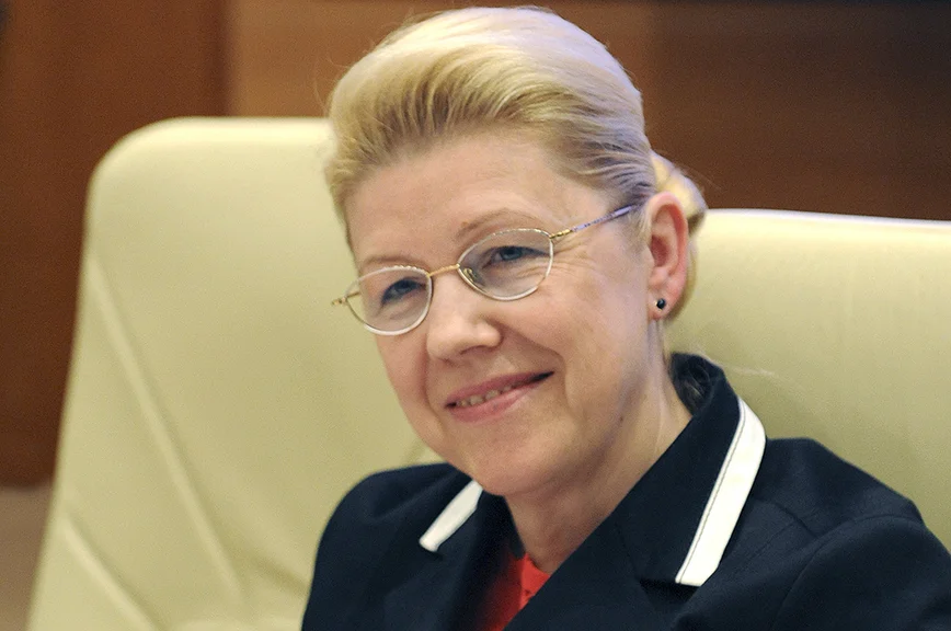 Елена Мизулина: судьбу беби-боксов решают законодатели, а не министры