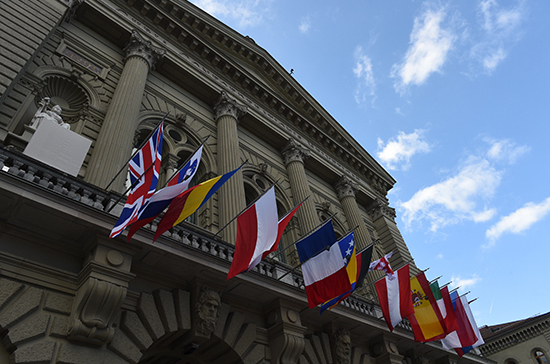 Швейцария не желает сидеть в санкционном капкане