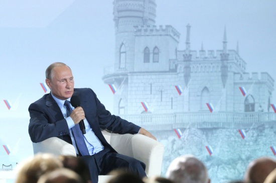 Президент приехал на линию «фронта» в Крыму