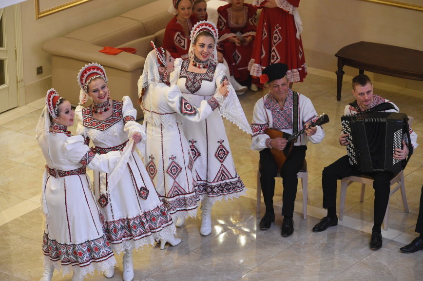 Валентина Матвиенко открыла выставку достижений Воронежской области в Совфеде