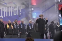 Открытие праздничного митинга-концерта на Манежной площади в честь Дня народного единства. Слева - направо: лидер "Справедливой России" Сергей Миронов, первый вице-спикер Госдумы Александр Жуков, вице-спикер Госдумы Сергей Неверов, глава фракции "Единая Россия" Владимир Васильев. Выступает лидер ЛДПР Владимир Жириновский.
