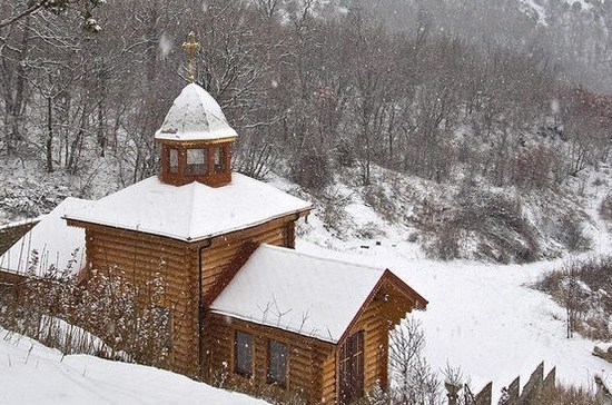 Паломники крымского монастыря обратились за помощью к министру обороны России