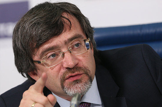 Валерий Фёдоров: рейтинг одобрения властей умеренный, но стабильный