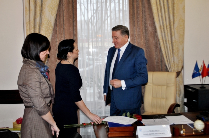 Люди ждут решения их проблемы и мы не можем их разочаровать &mdash; сенатор Сергей Лукин