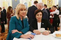 Депутаты Государственной Думы Оксана Пушкина и Ирина Роднина.