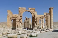 Триумфальная арка до разрушения