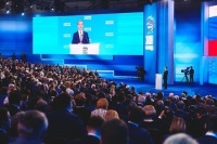 Медведев призвал не рассчитывать на скорую отмену санкций