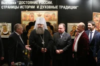 Владимир Жириновский, Митрополит Ростовский и Новочеркасский Меркурий, Геннадий Зюганов и Александр Ющенко во время открытия художественной выставки "Достояние России. Страницы истории и духовные традиции" и выставки работ победителей конкурса детских рисунков "Красота Божьего мира".