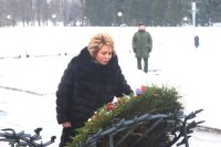 Валентина Матвиенко возложила цветы на Пискаревском кладбище 