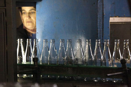 Производителей стеклотары накажут за соучастие в розливе контрафактного алкоголя