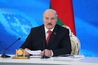 Лукашенко сокращает на треть свою администрацию 