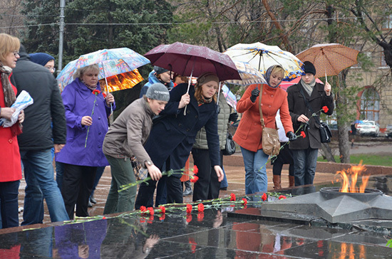 В Госдуме считают, что России нужен федеральный закон о патриотическом воспитании