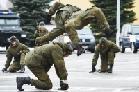 ... и без.
