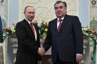 Путин вручил российские госнаграды президенту и главе МИД Таджикистана