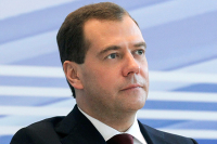 Медведев наградил Минниханова медалью Столыпина II степени