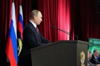 Путин поддержал усиление наказания за пропаганду суицида среди детей