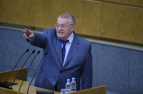 Неверов призвал внимательно отнестись к выступлению Жириновского